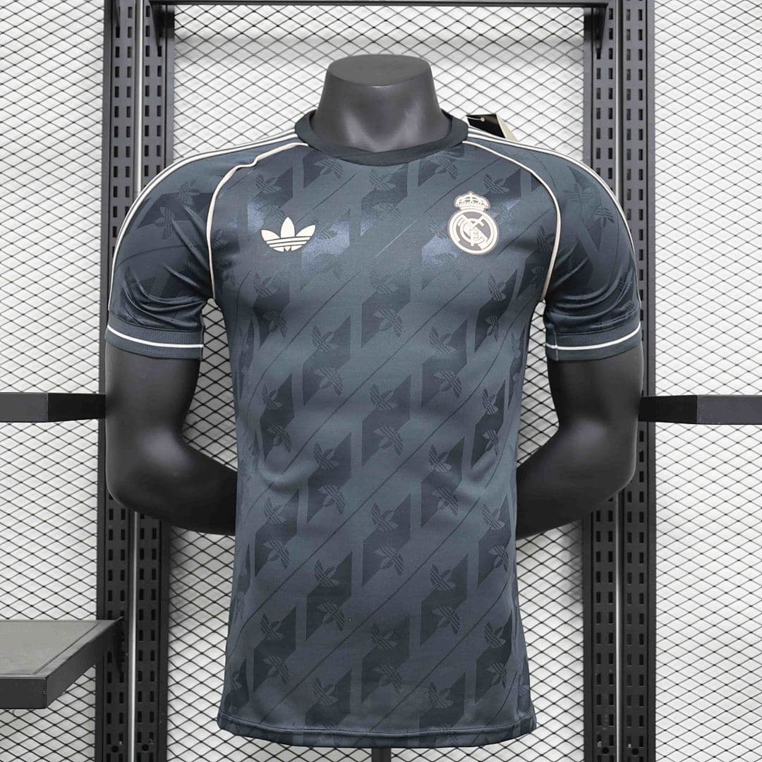 Camisa Retrô Real Madrid 2004/05